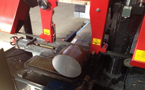 三江卧式带锯床加工时出现明显振荡如何排查？