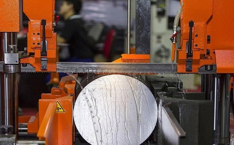 三江立式金属带锯床切削出现跑带故障解决方法! 三江立式金属带锯床切削出现跑带故障解决方法!